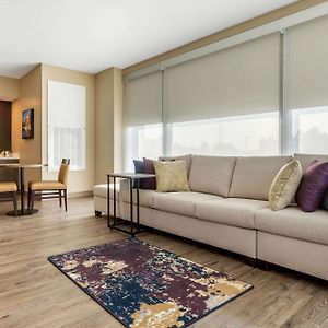 King Suite Sofa bed Disability Access or Non Smoking
